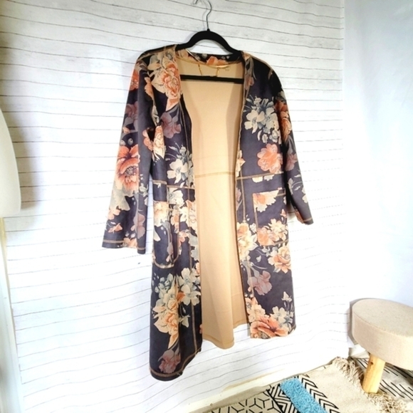 T TAHARI FAUX SUEDE FLORAL OPEN DRAPE JACKET, SZ SMALL - Picture 4 of 16